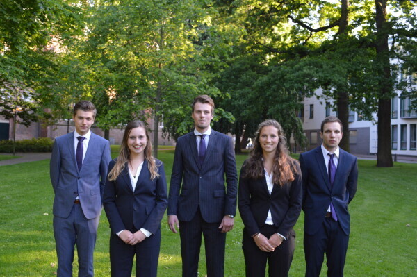 board 2015-2016 group photo